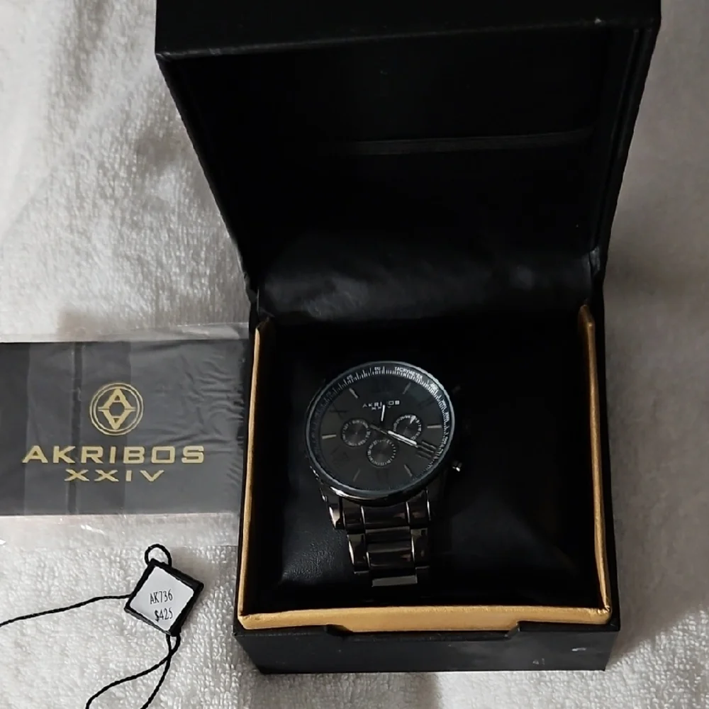 Akribos XXIV Elegant Black Timepiece